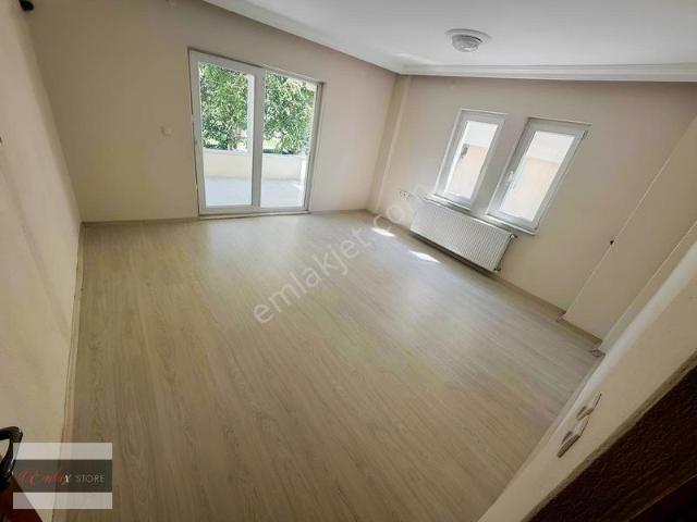 Depozitosuz Üniversite Yakın Arakat Balkonlu Aile Binası Kiralık