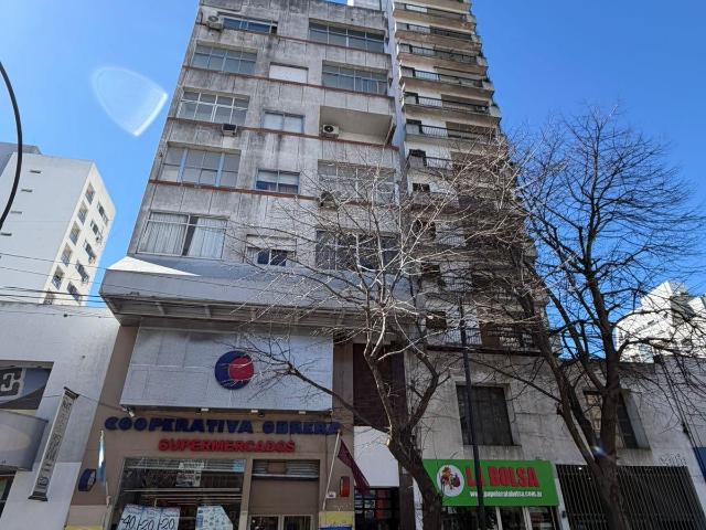 Depsartamento de 3 dormitorios en alquiler, zona Plaza Rocha