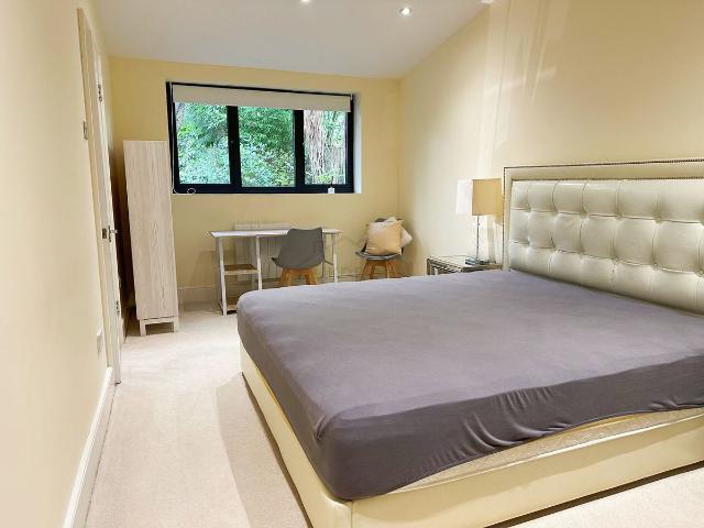 Derwent Avenue, Kingston Vale SW15, 1 bed flat to rent, £2,050 pcm | PrimeLocation