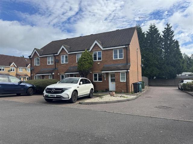 Derwent Close, Watford 3 bed end of terrace house to rent £1,995 pcm £460 pw