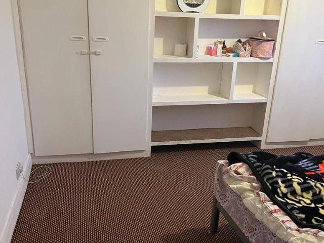 Derwent drive, Hayes UB4 1 bed house of multiple occupation to rent £850 pcm £196 pw