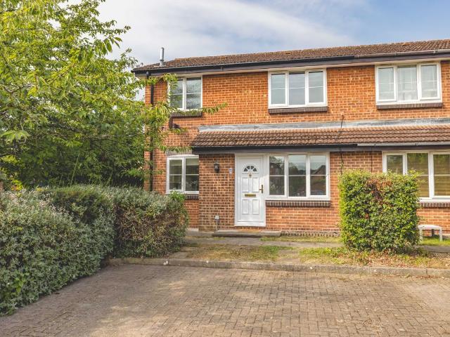 Derwent Road, Egham TW20, 1 bed property to rent, £1,300 pcm | PrimeLocation