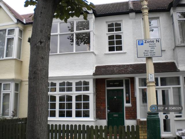Derwent Road, London, W5 3 bed terraced house to rent £2,750 pcm £635 pw