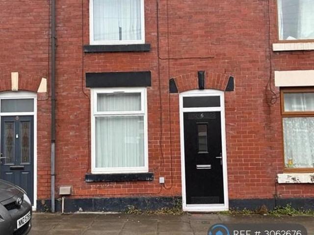 Derwent St, Rochdale, OL12 2 bed terraced house to rent £850 pcm £196 pw