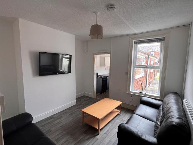 Derwent Street, Lincoln, LN1 3 bed terraced house to rent £1,000 pcm £231 pw