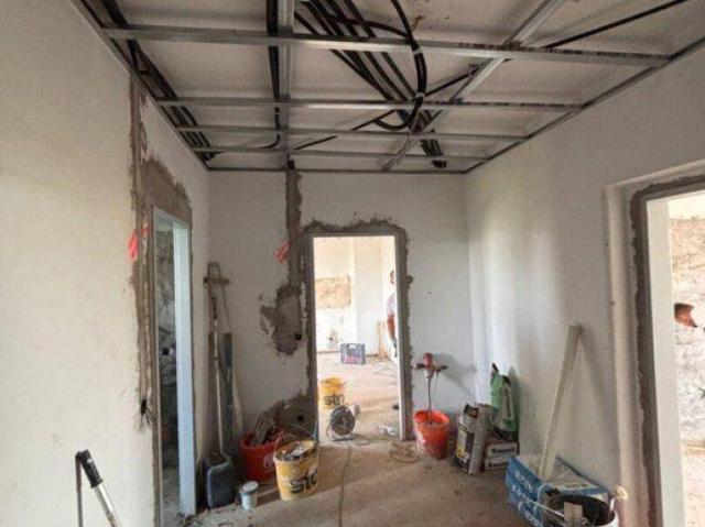 Derzeit in Sanierung! Ein Ort zum Ankommen: Großzügige 2 Zimmerwohnung mit viel Tageslicht am Minnesängerplatz Froschberg! Verfügbar ab 01.08.2026!