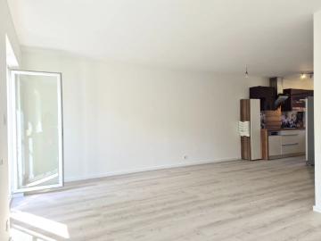 Der Hitze entkommen! Doppelhaushälfte mit Pool und 2 Carport Plätzen