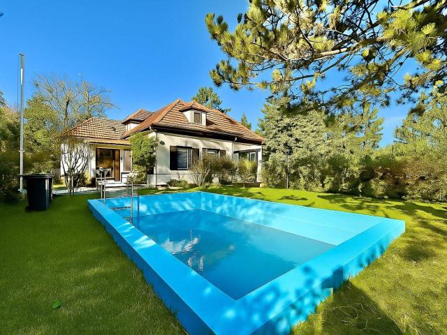 INVESTIEREN SIE IN IHREN SOMMER T RAUM ca. 1.036 m² GFL ca.100 m² WFL 5 Zimmer POOL Garage absolute Ruhelage Potential zum Selbstgestalten