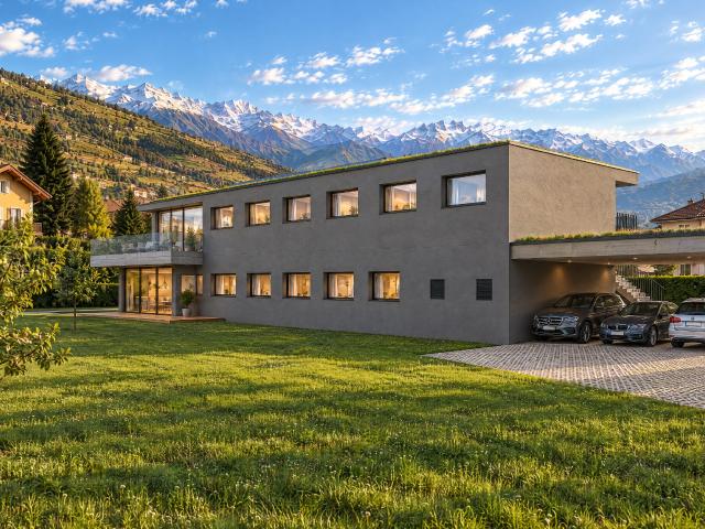 Der Platz einer Villa, der Komfort des Neubaus und das Glück eines Gartens