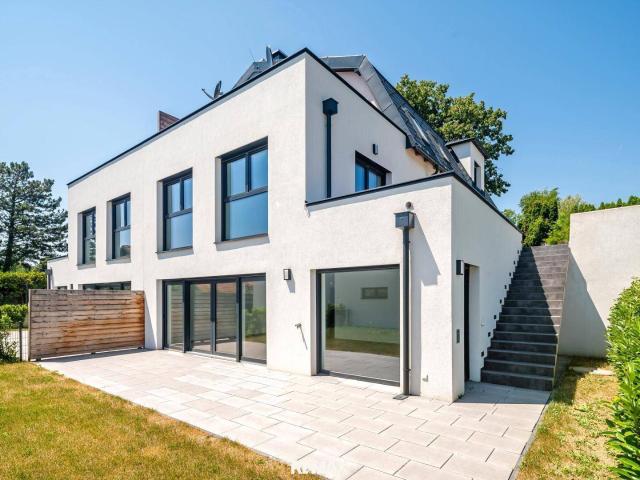 Der Wienerwald zu Ihren Füßen: Extravagantes Haus bei Tulbing