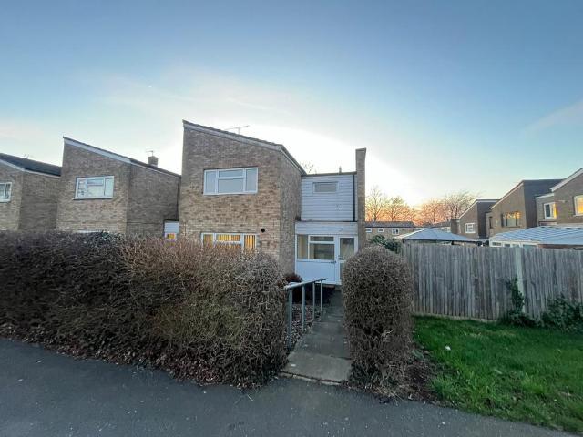 Derby Way, Stevenage SG1 3 bed end of terrace house to rent £1,625 pcm £375 pw