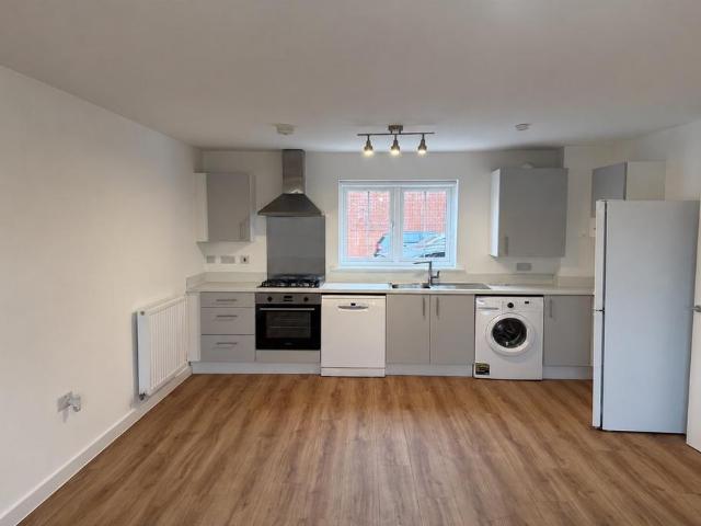 Derby DE22 2 bed flat to rent £950 pcm £219 pw