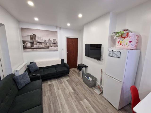 Derby Grove, Nottingham NG7, 6 bed shared accommodation to rent, £650 pcm | PrimeLocation