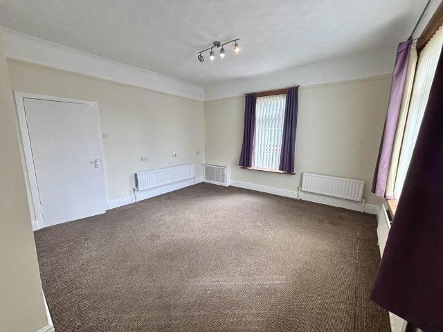 Derby Lane, Liverpool 2 bed flat to rent £995 pcm £230 pw