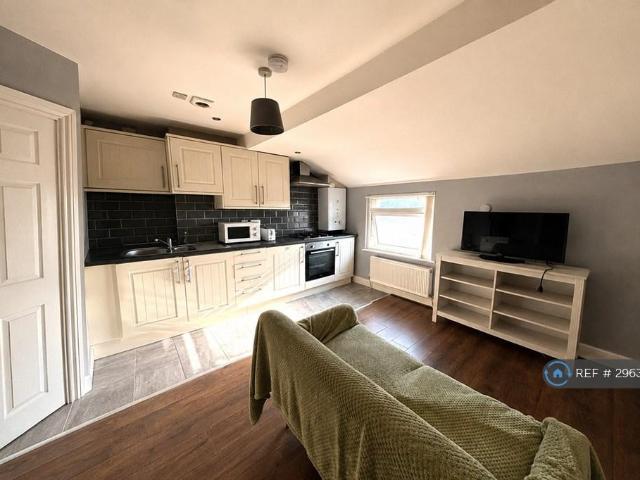 Derby Lane, Liverpool, L13 2 bed flat to rent £1,150 pcm £265 pw