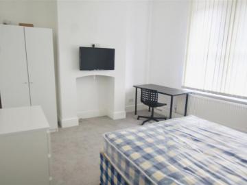 Derby Road, Nottingham. 3 bed flat to rent £1,170 pcm £270 pw