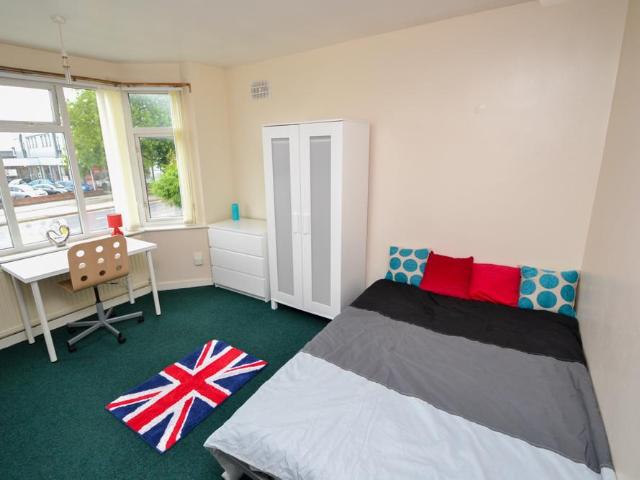Derby Road, Nottingham NG7 5 bed detached house to rent £2,166 pcm £500 pw