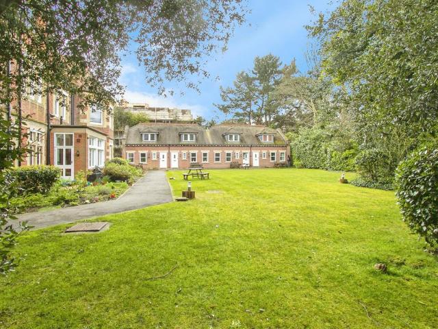 Derby Road, Bournemouth, BH1 3 bed cottage to rent £1,500 pcm £346 pw