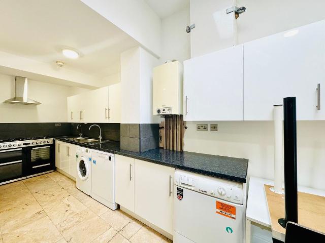 Derby Road, Lenton NG7, 8 bed detached house to rent, £4,680 pcm | PrimeLocation
