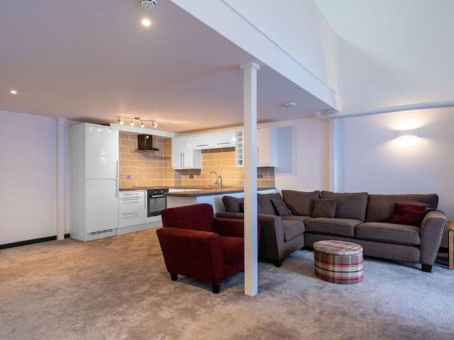 Derby Road, Park West Derby Road NG7, 2 bed flat to rent, £1,250 pcm | PrimeLocation