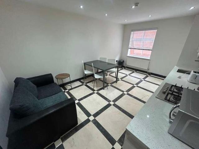 Derby Road, Staffordshire, Burton Upon Trent, DE14