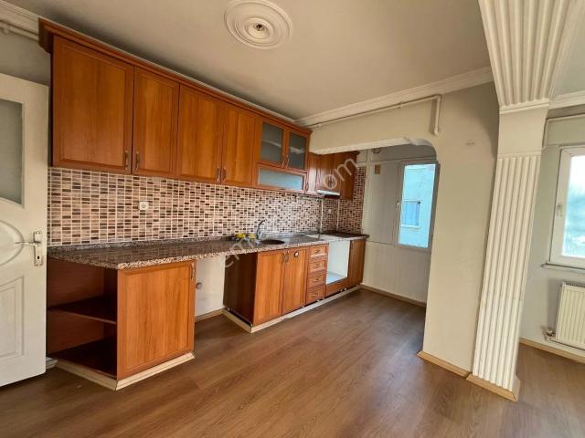 Dere Mahallesi Kiralık Daire 3+1 120m2 M2 5 Katlının 5 Katı Özelikli Petek Kombili Balkonlu Açık Mut