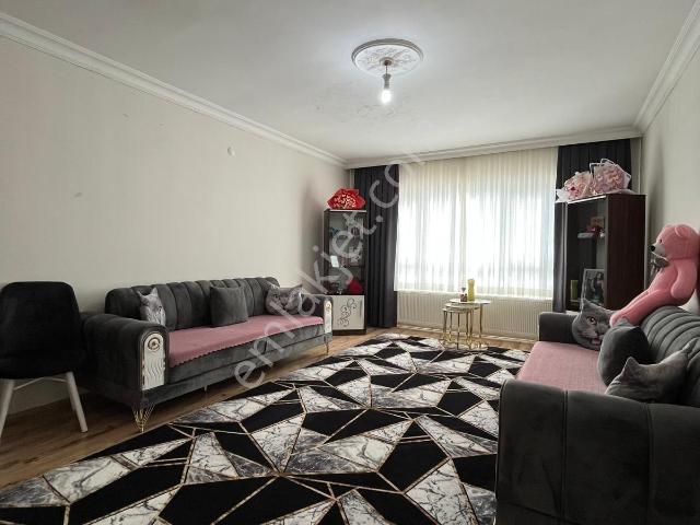 Dereboyu Caddesi'nde Merkezi Konumda 2+1 Kiralık Daire