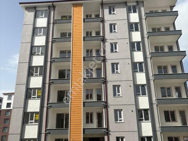 Deregümü Yeni Site İçerisinde 2+1 En Üst Kat Manzaralı Daire