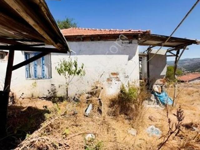 Dereköy Mahallesı Ikı Evı Ikı Ahırı Olan Müstakıl Köy Evı