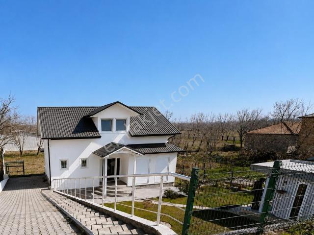 Dereköy'de 540 M² Arsa Üzerinde 3+1 Müstakil Dubleks Villa