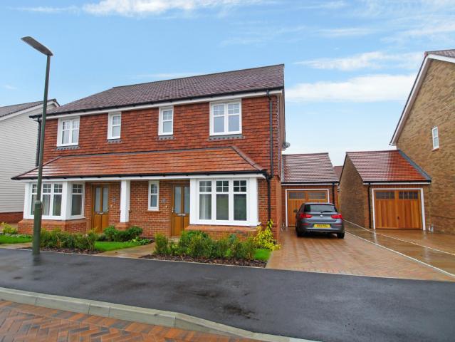 Dereham Way, Horsham, RH12