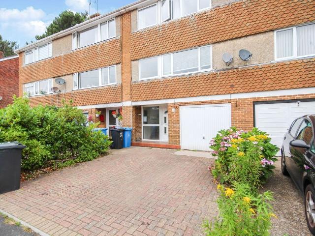 Dereham Way, Poole BH12, 5 bed property to rent, £2,500 pcm | PrimeLocation