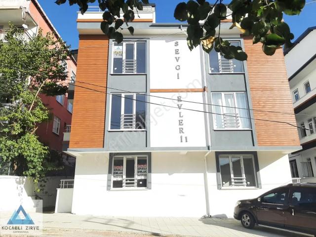 Derince'de Merkezi Konumda Ferah 3+1 Dubleks Sıfır Daire
