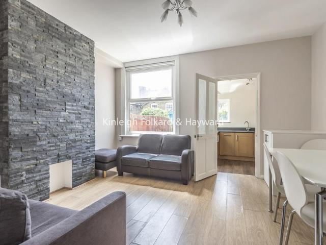 Derinton Road, Tooting, London, SW17 3 bed house to rent £3,100 pcm £715 pw