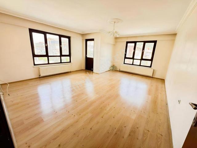 Derman'dan*köşe Başı*4+1*eyyüp Cami Karşısı*135m2*2.kat
