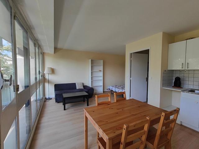 DERNIERE LOCATION DISPONIBLE Métro Boucicaut APPARTEMENT PARIS 15è Meublé avec balcon et cave