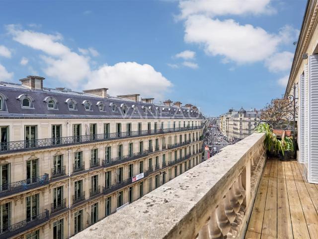 Derniers étages de standing rare Balcon en pierre Vue dé. 76m² Paris 9ème