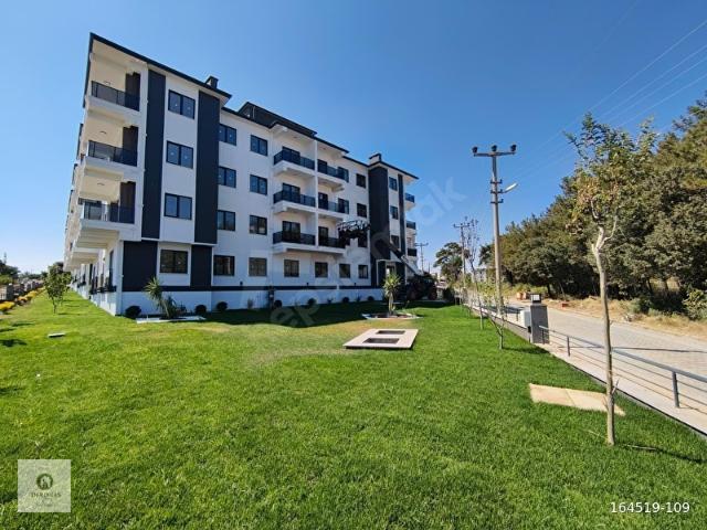 DERONAS'TAN LÜKS SİTEDE KÖŞE KONUMLU 2. KAT GENİŞ 3+1 DAİRE