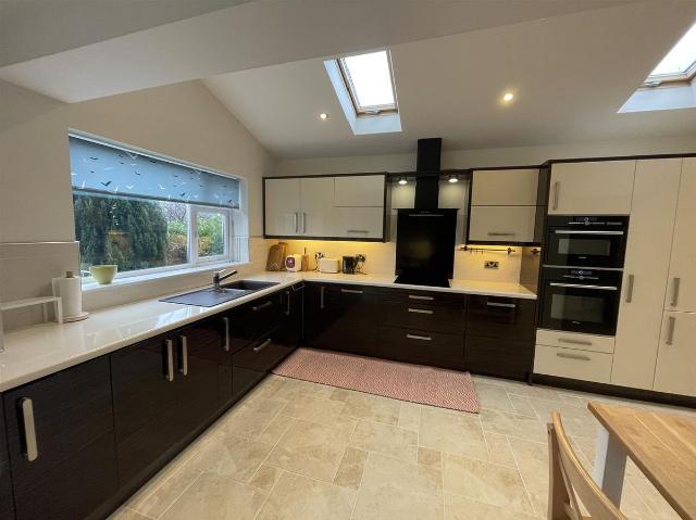 Derriman Glen, Ecclesall S11, 4 bed property to rent, £2,200 pcm | PrimeLocation