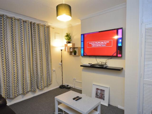 Derrick Gardens, Enclton & Hope Lane SE7, 2 bed flat to rent, £1,550 pcm | PrimeLocation