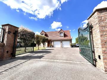 Derrière le portail… une parenthèse de douceur s’ouvre à Ham en Artois