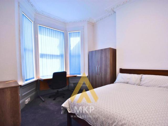 Derry Avenue, Plymouth PL4 1 bed end of terrace house to rent £524 pcm £121 pw