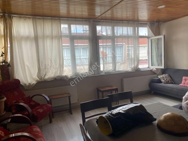 Destan 116 fındıkzade merkezde 2 3 4 5 talebeye çalışan bekara 3+1 eşyalı 160m2 kombili son 4.katta