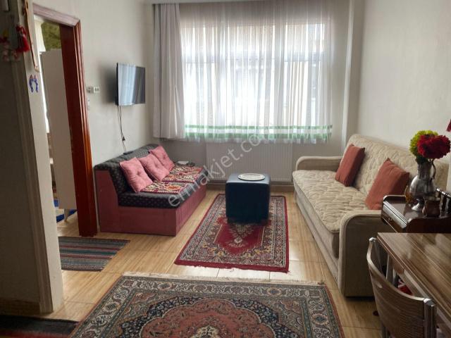 Destan 952 Kocamustafapaşa’da Ali Fakih Cami Civarı 1+1 Orta kat 65m2 Kombi Kaloriferli
