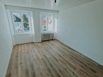 Des pièces lumineuses avec un balcon au calme