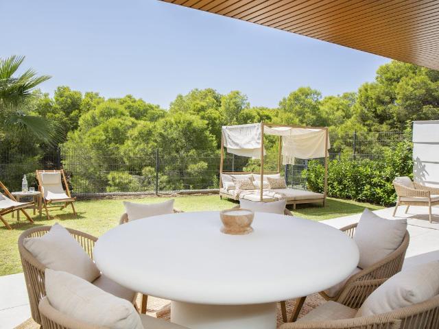 Desarrollo Nuevo: Precios desde 695,000 € hasta 950,000 €. [. 83m² Fuengirola