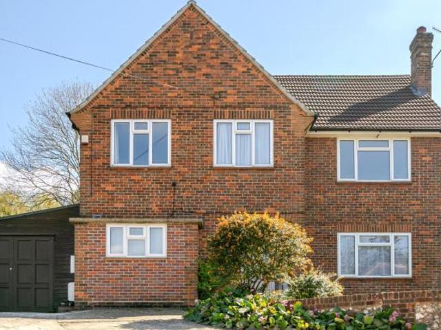 Desborough Avenue, High Wycombe, HP11 4 bed detached house to rent £2,750 pcm £635 pw