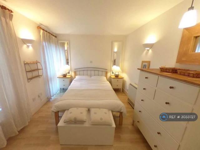 Desborough Avenue, High Wycombe, HP11 1 bed flat to rent £1,000 pcm £231 pw