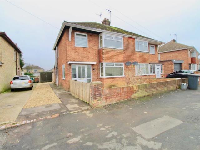 Desborough Avenue, Peterborough PE2, 3 bed property to rent, £1,300 pcm | PrimeLocation