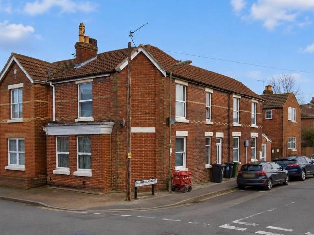 Desborough Road, Eastleigh SO50, 2 bed property to rent, £1,200 pcm | PrimeLocation